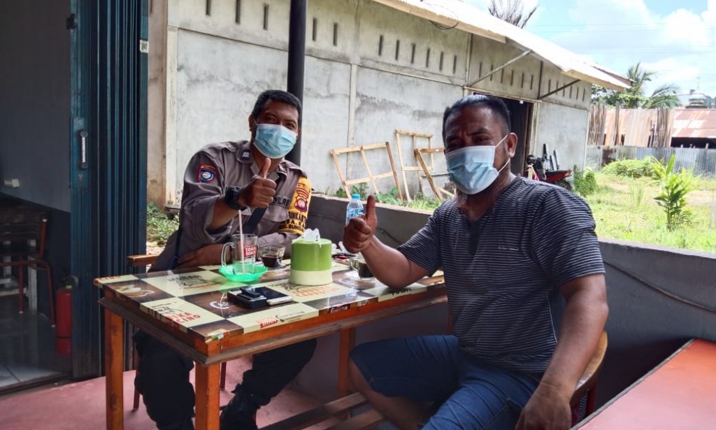 BERI HIMBAUAN KAMTIBMAS, BHABINKAMTIBMAS AIPDA SONNY SAMBANGI WARGA DESA BINAAN