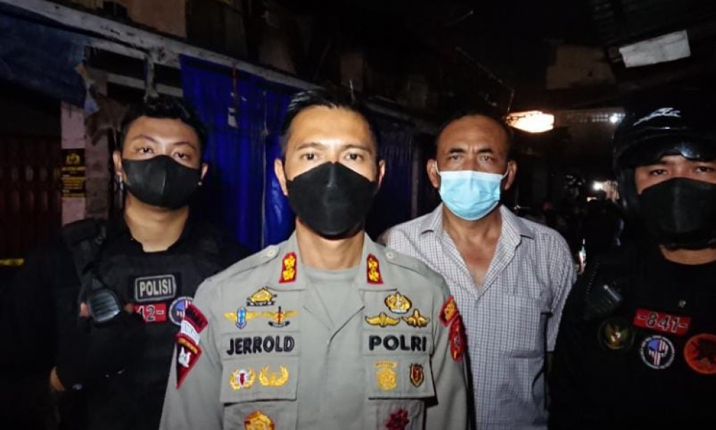 Kapolres Kubu Raya Datangi TKP Terbakarnya Lima Ruko Di Pasar Melati Parit Baru Sungai Raya