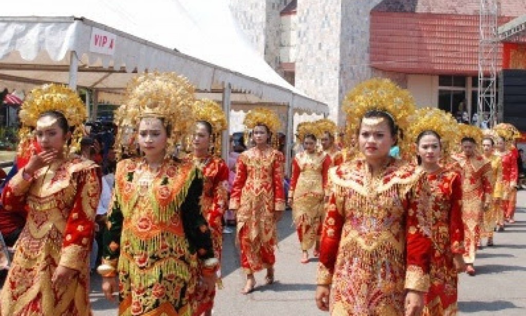Mitos Kawin Sesuku di Minangkabau