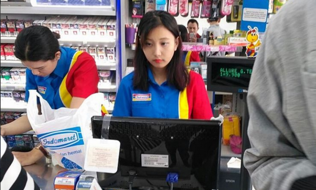Sosok Pemilik Alfamart dan Indomaret