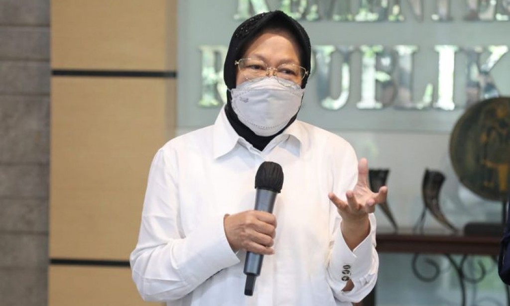Amon  tersinggung langsung berkirim pesan ke Presiden Jokowi." Pesan yang berisi kekecewaan kami terhadap Menteri Sosial( Risma),