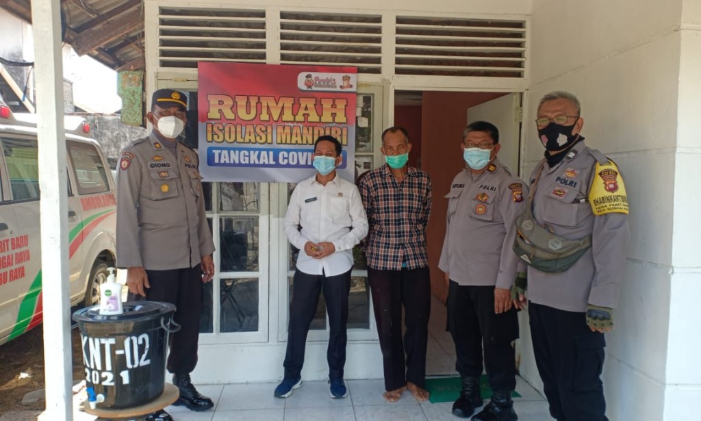 Giat pengecekan lokasi Rumah singgah/isolasi covid-19 oleh kapolres kubu raya didampingi Kapolsek Sungai Raya.