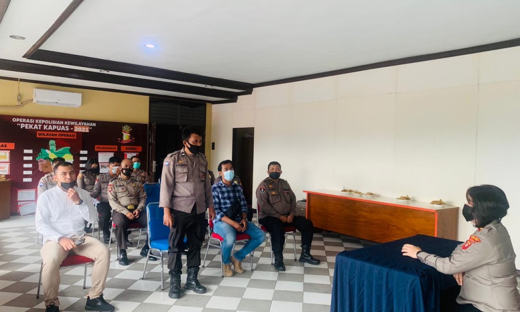 TINGKATKAN KETAKWAAN ANGGOTO POLSEK SUNGAI RAYA IKUTI GIAT BINROHTAL