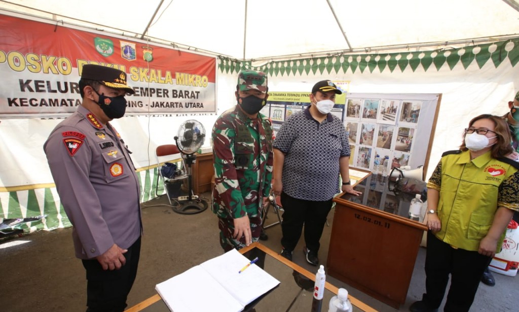 Kapolri, Panglima TNI dan Menkes Tinjau Rusun Nagrak dan PPKM di Semper Barat
