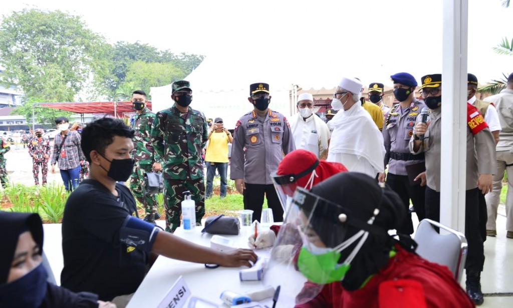 Ditarget 4.500 Orang, TNI-Polri Gelar Vaksinasi Massal Bareng Rabithah Alawiyah di Cibis Park