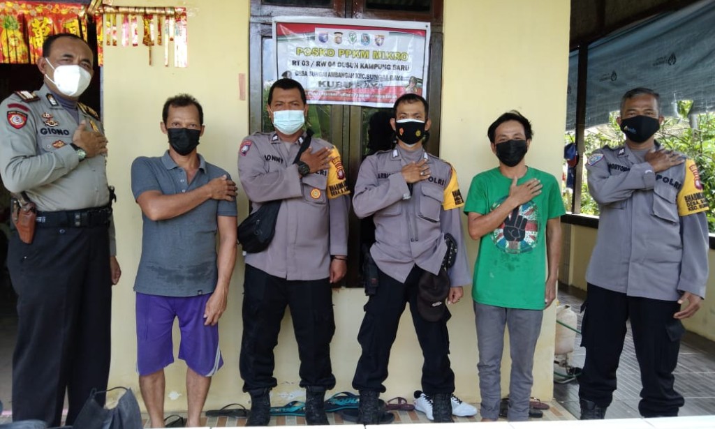 KAPOLSEK SUNGAI RAYA DATANGI KEPALA DESA SUNGAI AMBANGAH
