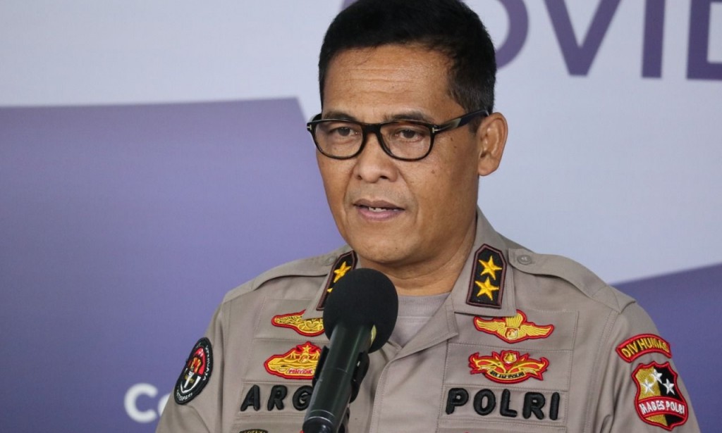 Panglima TNI dan Kapolri Keliling Jabar, DIY, Jatim dan Jateng Tinjau Vaksinasi Massal dan Pos Penyekatan
