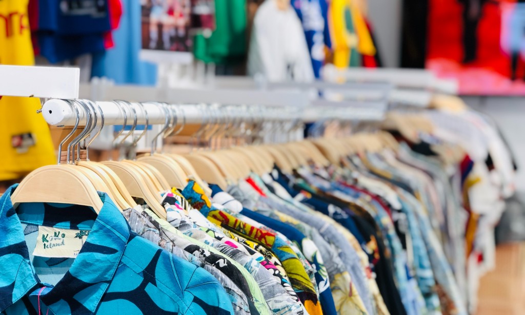 Punya banyak baju bekas di rumah? Yuk bikin jadi bermanfaat