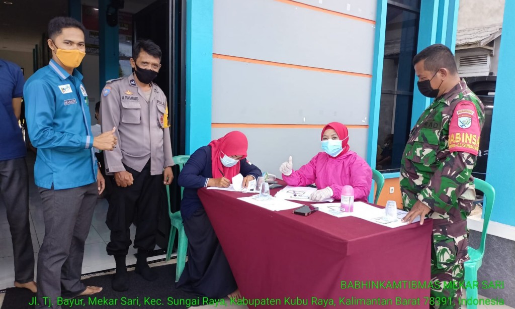 Kantor Desa Mekar Sari vaksin gratis tahap satu untuk warganya