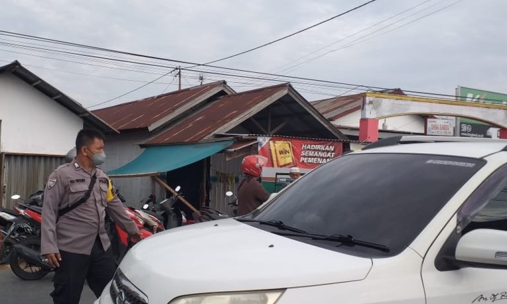 Proses Pemakaman Anggota Dewan Kubu Raya mendapat pengawalan Polsek Sungai Raya