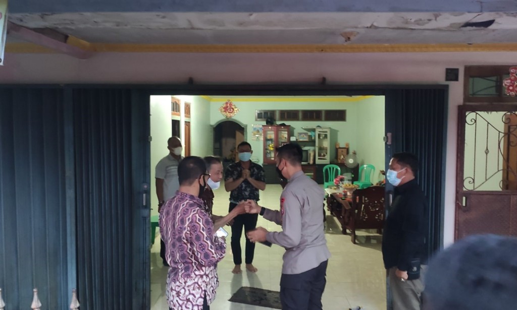 Kapolres kunjungi Kediaman Ketua Lembaga Budaya Tionghoa, Doa Restu Tokoh adat untuk menjaga Kamtibmas kondusif Wilkum Polres Kubu Raya