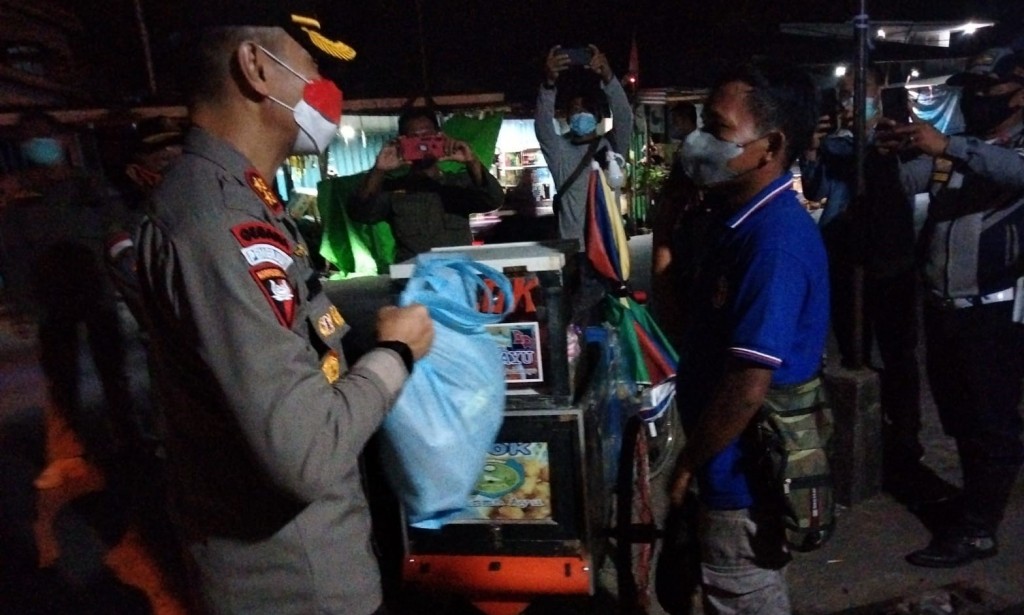 Cegah Penyebaran Covid 19, Polsek Sungai Raya Gencarkan KRYD, Kapolres Kubu Raya : Lakukan kegiatan KRYD dengan Humanis, tekan penyebaran Covid 19