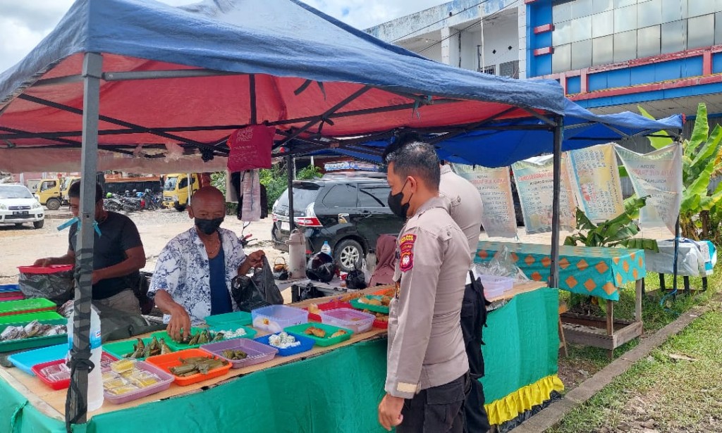 Polsek Sungai Raya Lakukan Patroli KRYD level 3 Ke SPBU dan Pasar Wonodadi.