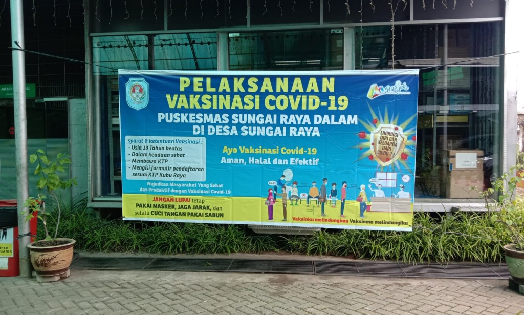 Karyawan PT. Pelayaran Bahari Mas Kalbar Lakukan Vaksinasi, Bhabinkamtibmas Polsek Sungai Raya Lakukan pengamanan Kegiatan Sampai Selesai