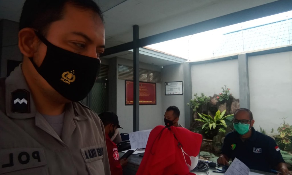 Bhabinkamtibmas Polsek Sungai Raya Amankan Vaksinasi Covid-19 Tahap 1 dan 2 umur 12 Th+.