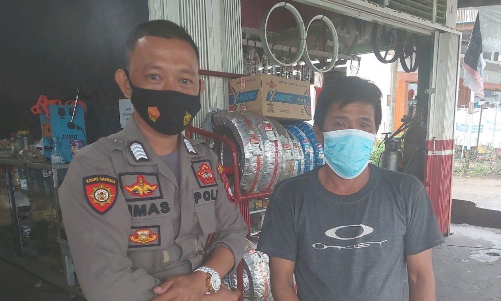 Jaga Kamtimas selalu Kondusif, Polsek Sungai Raya Lakukan Patroli Harkamtibmas dan Himbauan Protokol Kesehatan.