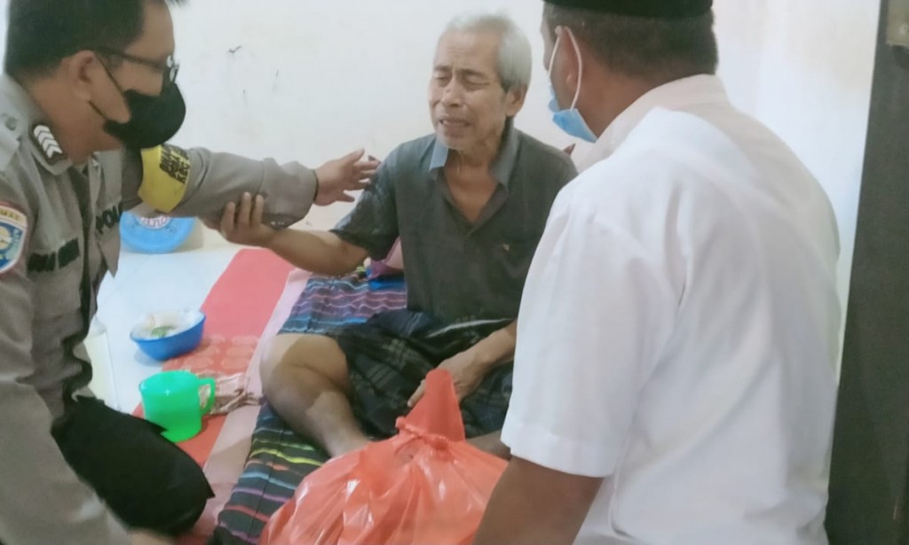 Bripka UDA YUFIANDI Bersama MPS Berikan Sembako ke Warga Terdampak Covid-19