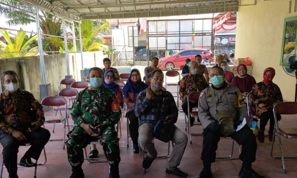 Bhabinkamtibmas hadiri Rapat Musrenbang TA. 2021 di Aula Kantor Desa Sungai Raya Dalam
