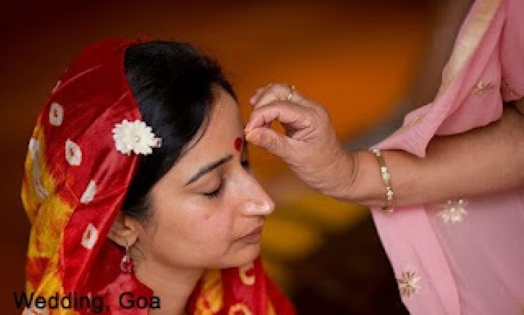 Makna Penggunaan Tilak Dan Bindi (Sering Dilakukan di India)
